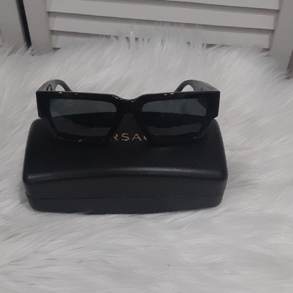 Versace Rectangular Black Sunglasses - Picture 1 of 8